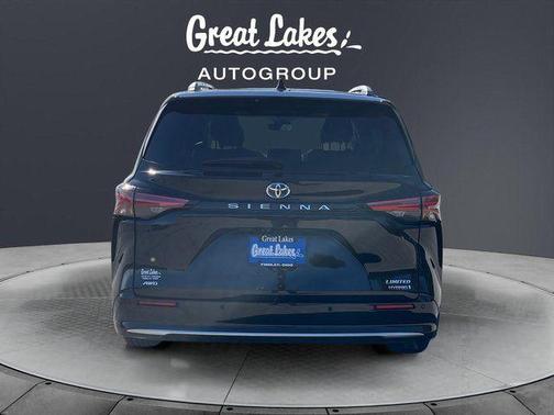 2022 Toyota Sienna Limited