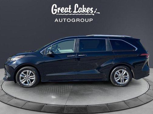 2022 Toyota Sienna Limited