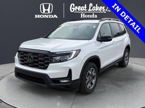 Platinum White Pearl 2023 Honda Passport AWD TrailSport