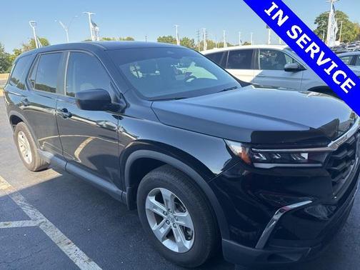 2023 Honda Pilot AWD LX