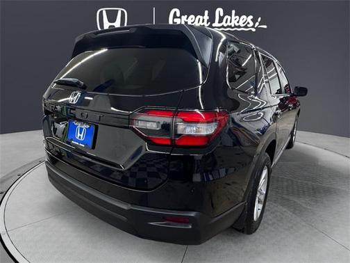 2023 Honda Pilot AWD LX