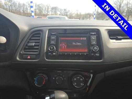 Crystal Black Pearl 2019 Honda HR-V LX