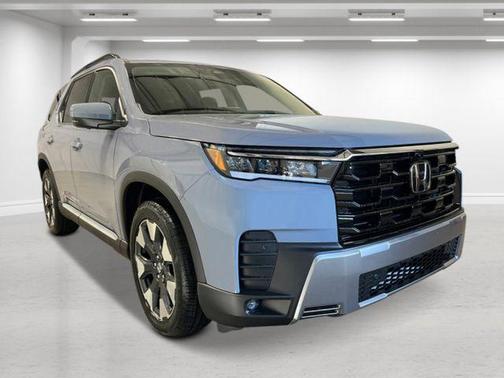 Sonic Gray Pearl 2026 Honda Pilot Touring 8-Passenger