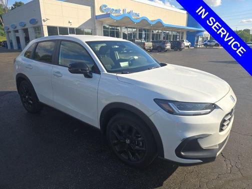 Platinum White Pearl 2024 Honda HR-V Sport