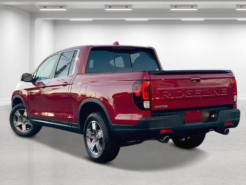Radiant Red Metallic II 2026 Honda Ridgeline RTL