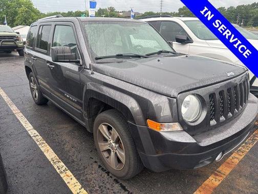 Granite Crystal Metallic Clearcoat 2017 Jeep Patriot High Altitude