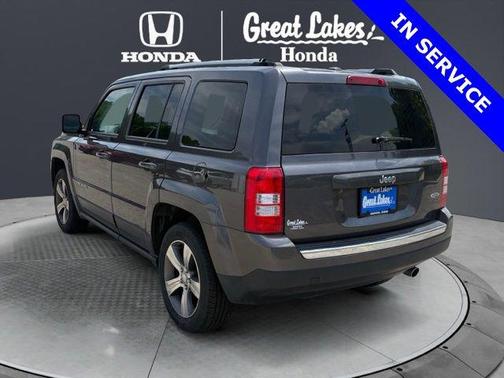 Granite Crystal Metallic Clearcoat 2017 Jeep Patriot High Altitude