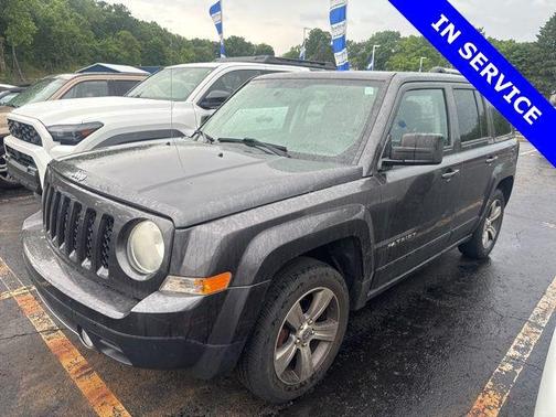 Granite Crystal Metallic Clearcoat 2017 Jeep Patriot High Altitude