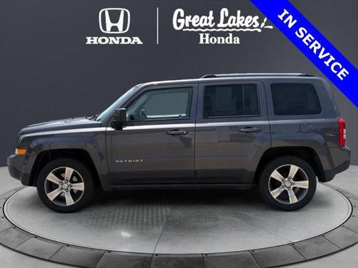 Granite Crystal Metallic Clearcoat 2017 Jeep Patriot High Altitude