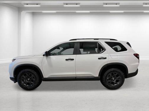 Platinum White Pearl 2026 Honda Pilot TrailSport