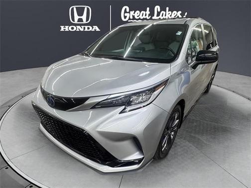 2022 Toyota Sienna XSE 7 Passenger