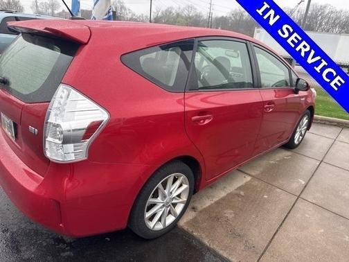 2013 Toyota Prius v Five