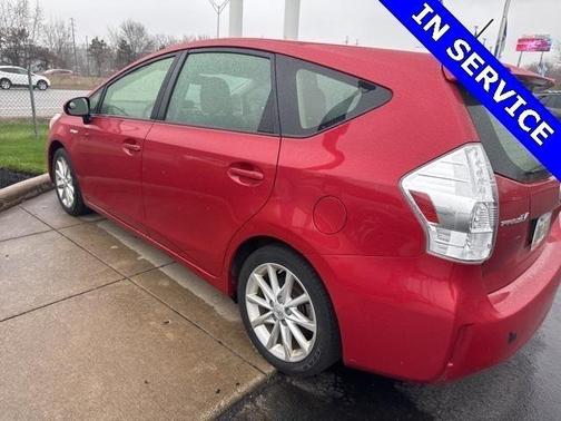 2013 Toyota Prius v Five