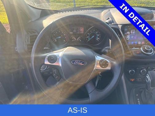Deep Impact Blue 2015 Ford Escape SE