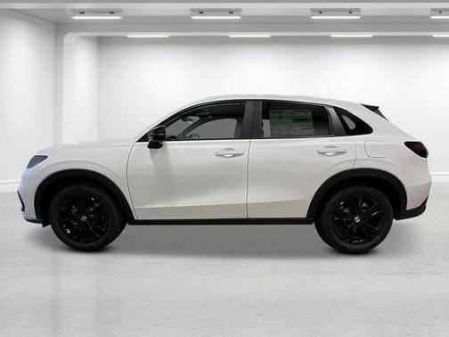 Platinum White Pearl 2027 Honda HR-V Sport