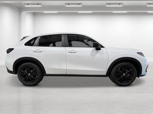 Platinum White Pearl 2027 Honda HR-V Sport