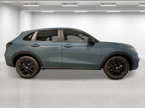 Misty Green Pearl 2027 Honda HR-V Sport