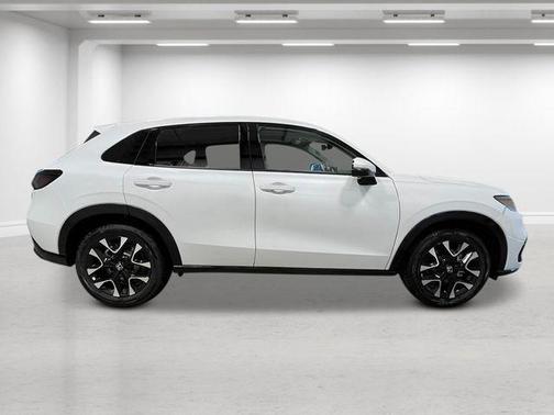 Platinum White Pearl 2026 Honda HR-V EX-L