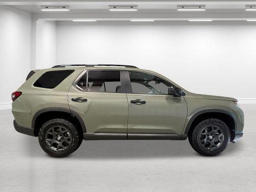 Ash Green Metallic 2026 Honda Pilot TrailSport