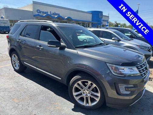 White Platinum Metallic Tri-Coat 2017 Ford Explorer XLT