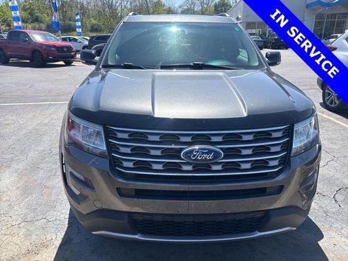 White Platinum Metallic Tri-Coat 2017 Ford Explorer XLT