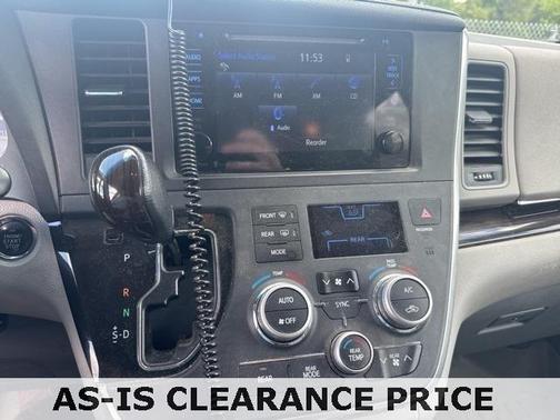 2017 Toyota Sienna XLE