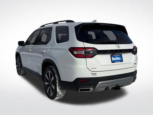 2024 Honda Pilot Touring 8-Passenger