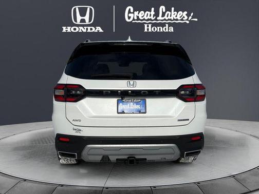 2024 Honda Pilot Touring 8-Passenger