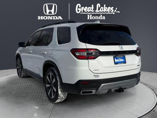 2024 Honda Pilot Touring 8-Passenger