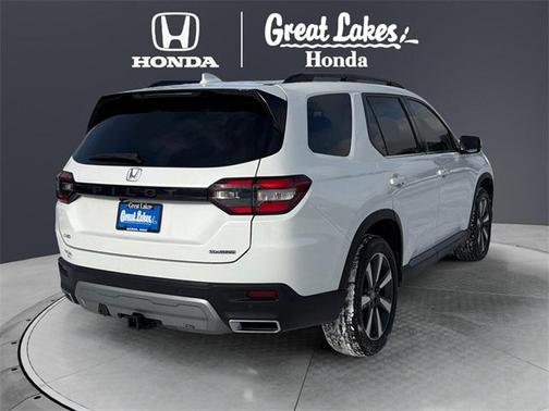 2024 Honda Pilot Touring 8-Passenger
