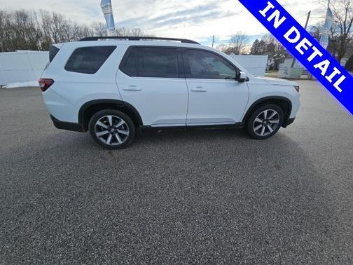 2024 Honda Pilot Touring 8-Passenger
