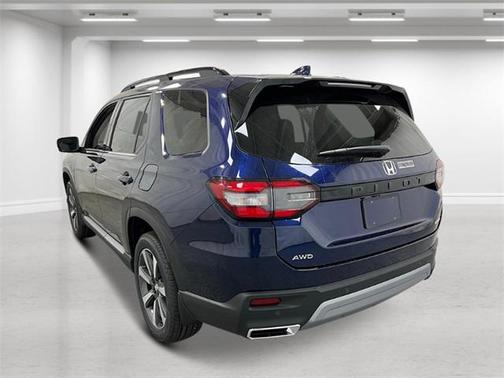 2025 Honda Pilot Touring 8-Passenger