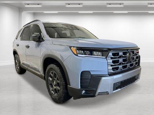 Sonic Gray Pearl 2026 Honda Pilot TrailSport