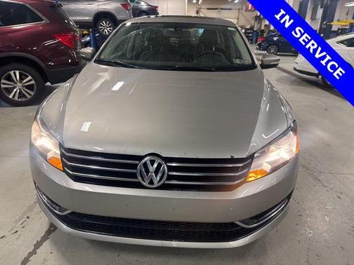 Tungsten Silver Metallic 2013 Volkswagen Passat 2.5 SE