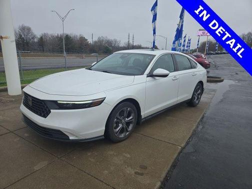 Platinum White Pearl 2023 Honda Accord EX