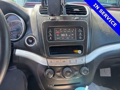 Pitch Black Clearcoat 2019 Dodge Journey SE