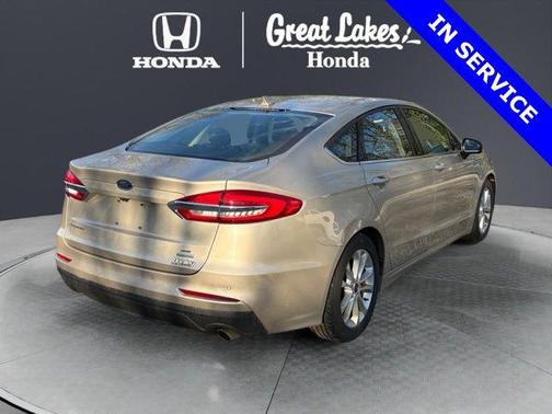 White Gold Metallic 2019 Ford Fusion SE