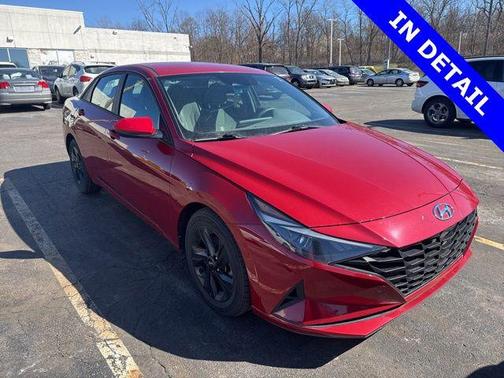 2022 Hyundai ELANTRA SEL