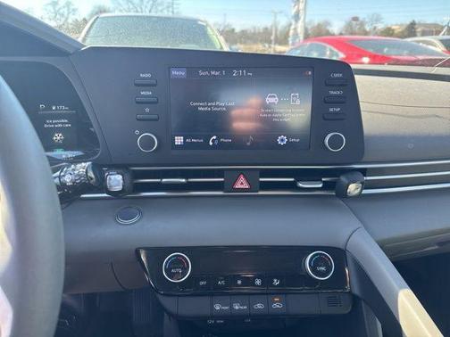 2022 Hyundai ELANTRA SEL