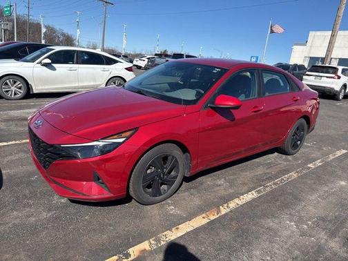 2022 Hyundai ELANTRA SEL