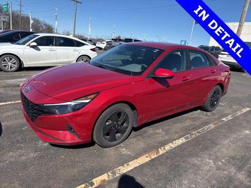 2022 Hyundai ELANTRA SEL