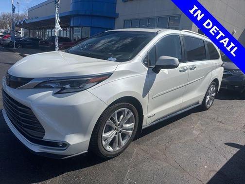 2021 Toyota Sienna Platinum 7 Passenger