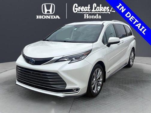 2021 Toyota Sienna Platinum 7 Passenger