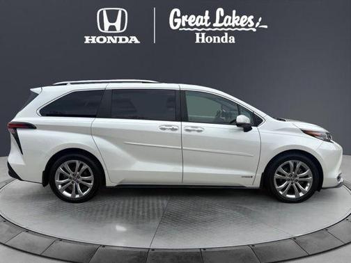 2021 Toyota Sienna Platinum 7 Passenger