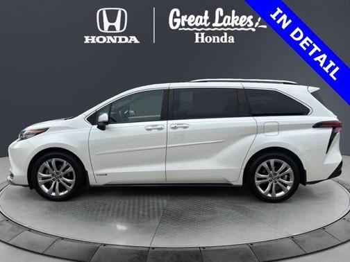 2021 Toyota Sienna Platinum 7 Passenger