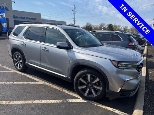 Lunar Silver Metallic 2023 Honda Pilot Touring 8-Passenger