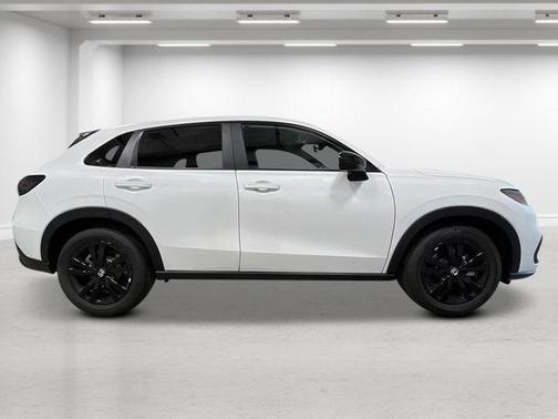 Platinum White Pearl 2027 Honda HR-V Sport