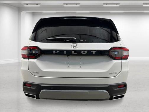 Platinum White Pearl 2026 Honda Pilot Elite