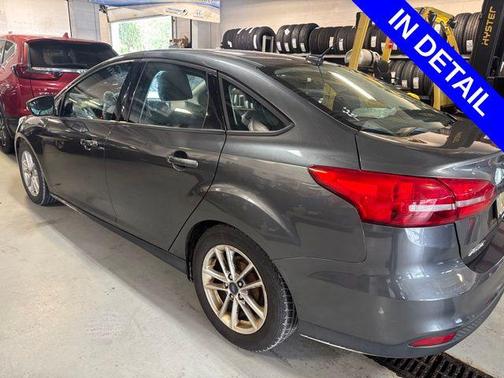 Magnetic 2016 Ford Focus SE