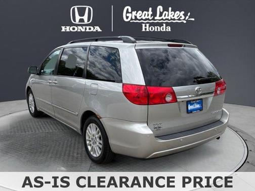 Silver Shadow Pearl 2009 Toyota Sienna XLE